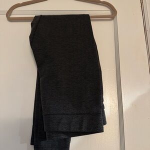 Ann Taylor Black and Gray Geometric Pull on Pants
